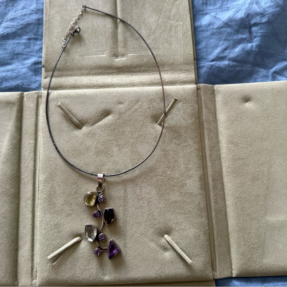 Elegant Purple and Gold Pendant Necklace